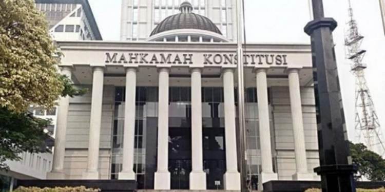 Putusan MK Porak-porandakan Koalisi: Percaturan antara Keadilan Demokrasi dan Kerakusan Penguasa