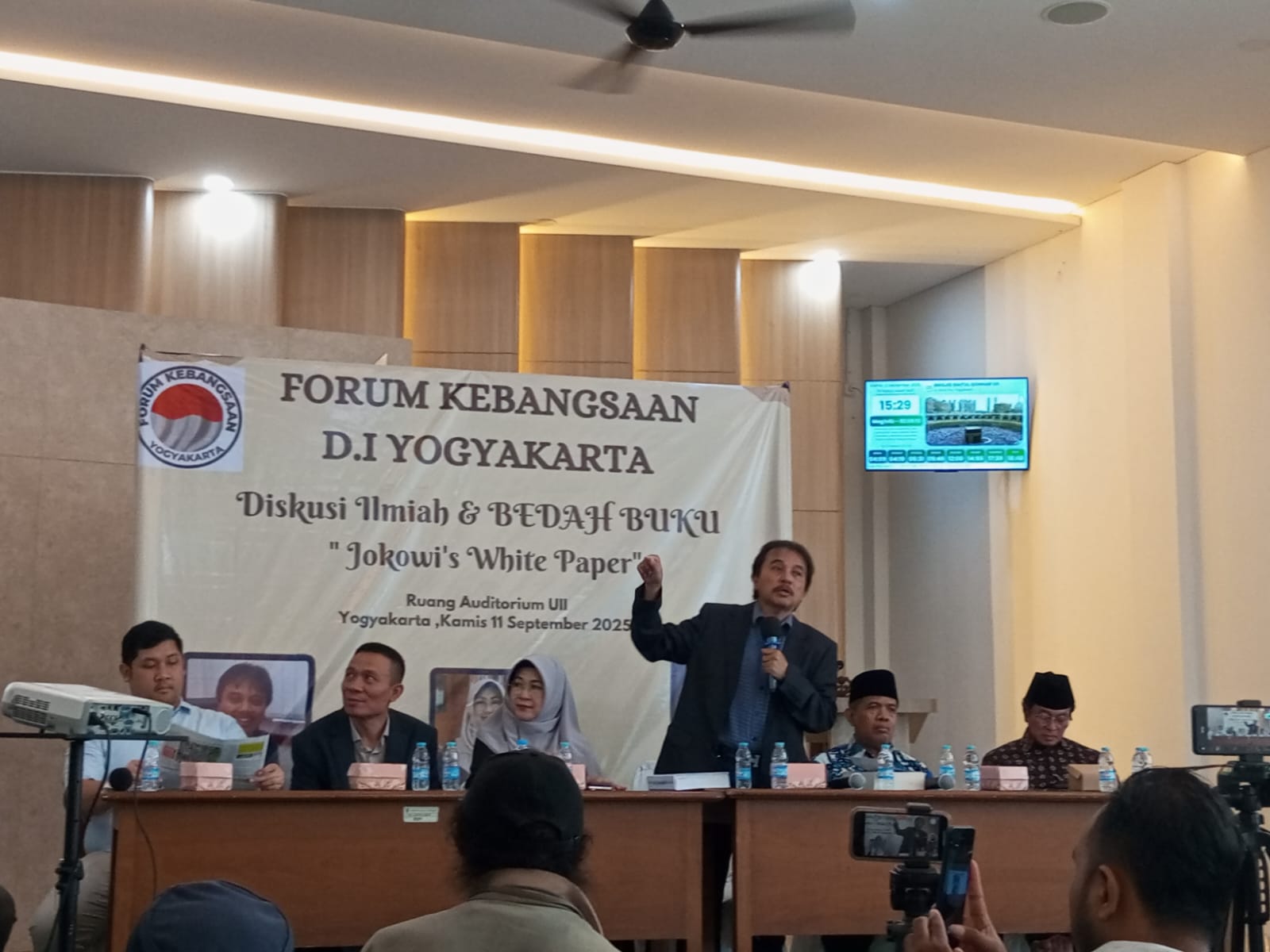 Jokowi’s White Paper” Diluncurkan di UII, Klaim Ijazah Palsu Kembali Mengemuka